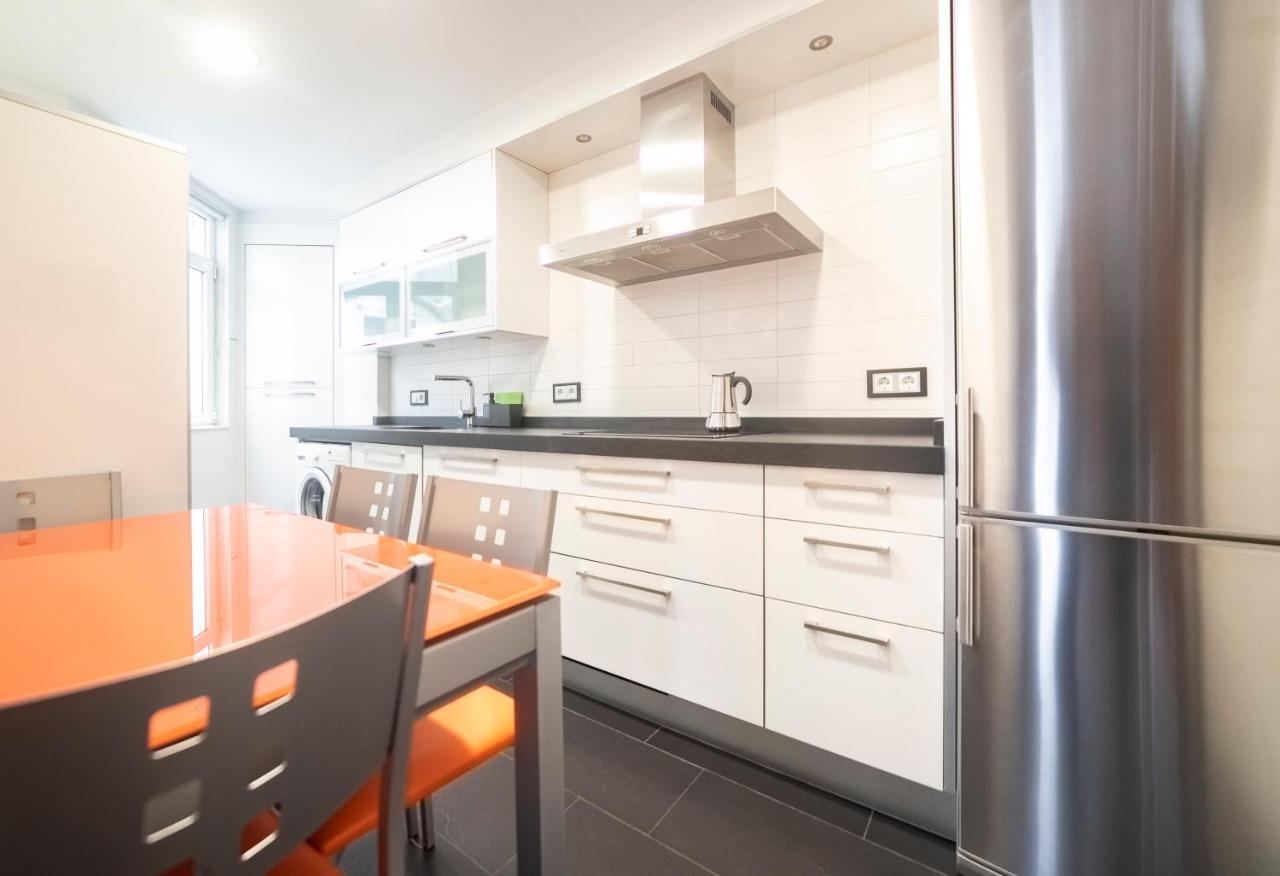 Apartamento Victoria Apartment Ferrol Bagian luar foto