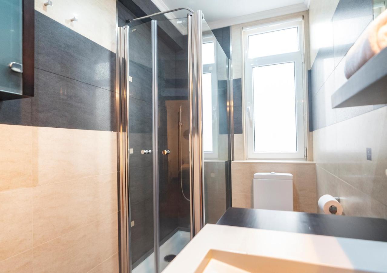 Apartamento Victoria Apartment Ferrol Bagian luar foto