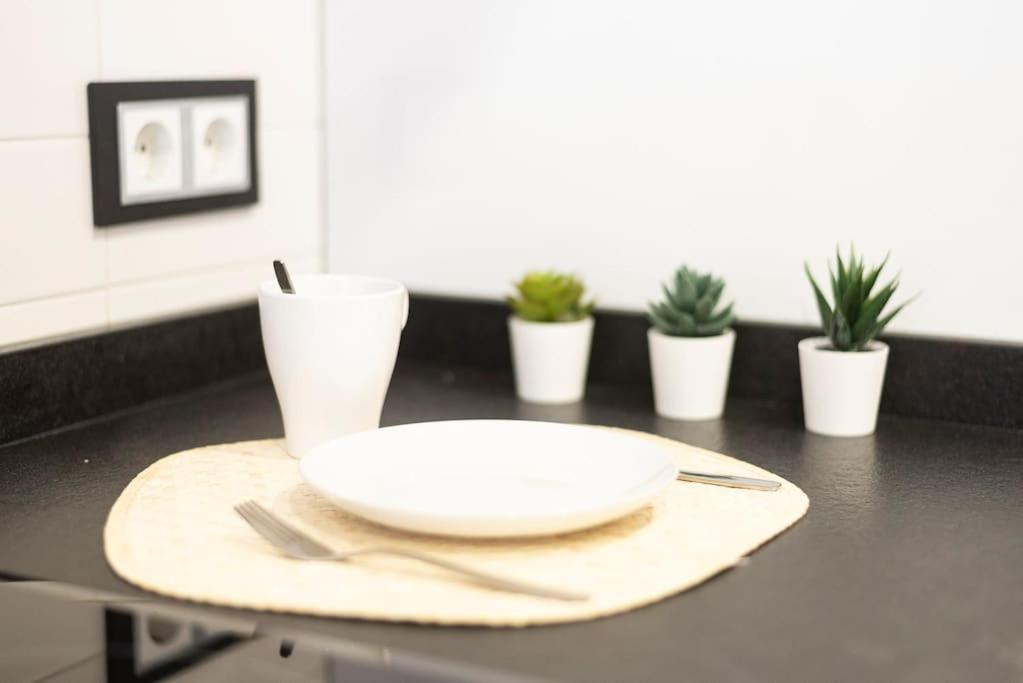 Apartamento Victoria Apartment Ferrol Bagian luar foto